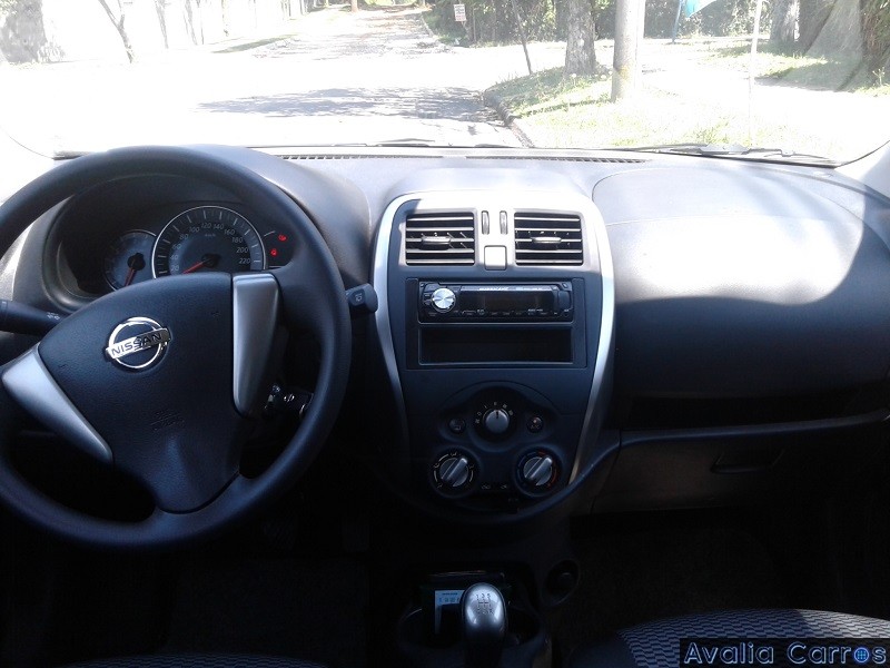 nissan_march_1_0_s_interior_03