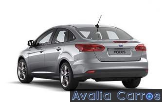 Ford-Focus-Sedan-2017-Fastback