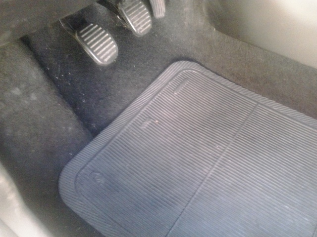 Avaliando o tapete genérico do FIAT Argo