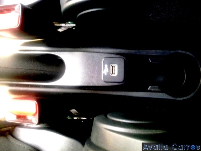 Avaliando as entradas USB do FIAT Argo 1.0