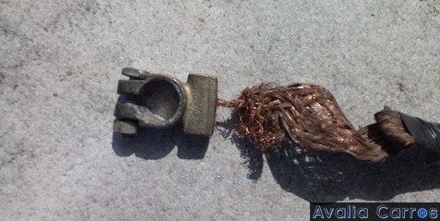 Avaliação do cabo negativo da bateria do Gol CL 1.8 1989