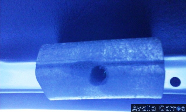 Avaliação do batente do compartimento de bagagem do Gol CL 1.8 1989