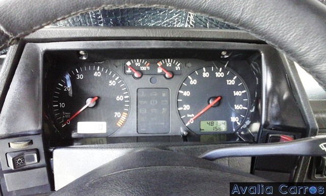 Avaliação da moldura do painel de instrumentos do Gol CL 1.8 1989