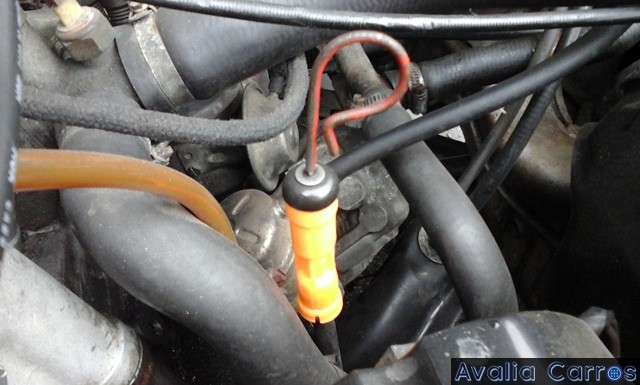 Avaliação da guia da vareta de medição do nível do óleo do cárter do motor do Gol CL 1.8 1989