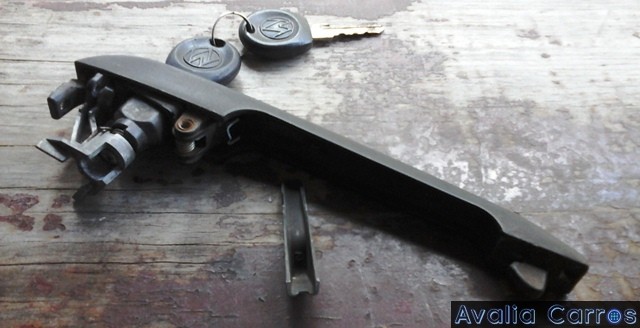 Avaliação da maçaneta da porta esquerda do Gol CL 1.8 1989