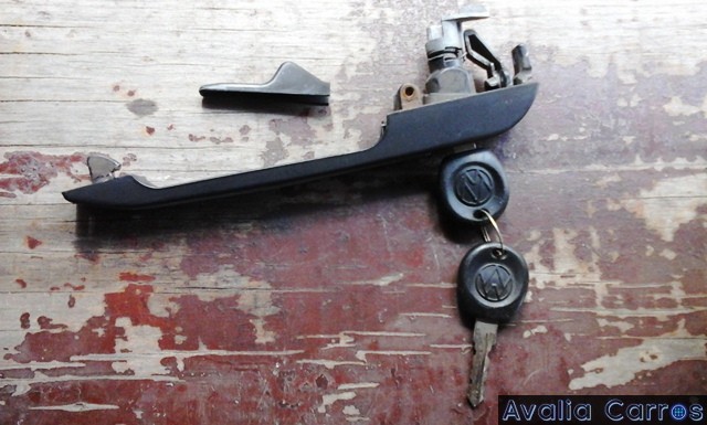Avaliação da maçaneta da porta esquerda do Gol CL 1.8 1989