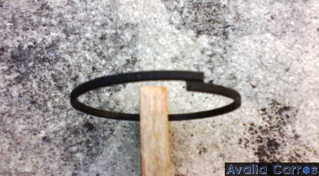 Avaliação do anel prendedor da coifa do pistão da pinça de freio do Gol CL 1.8 1989